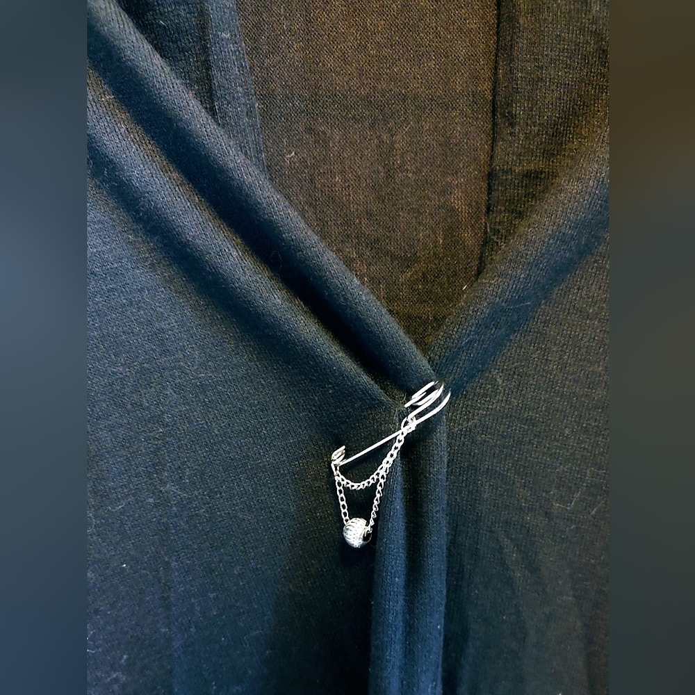 Fun Draped Shawl - Picture 3 of 8